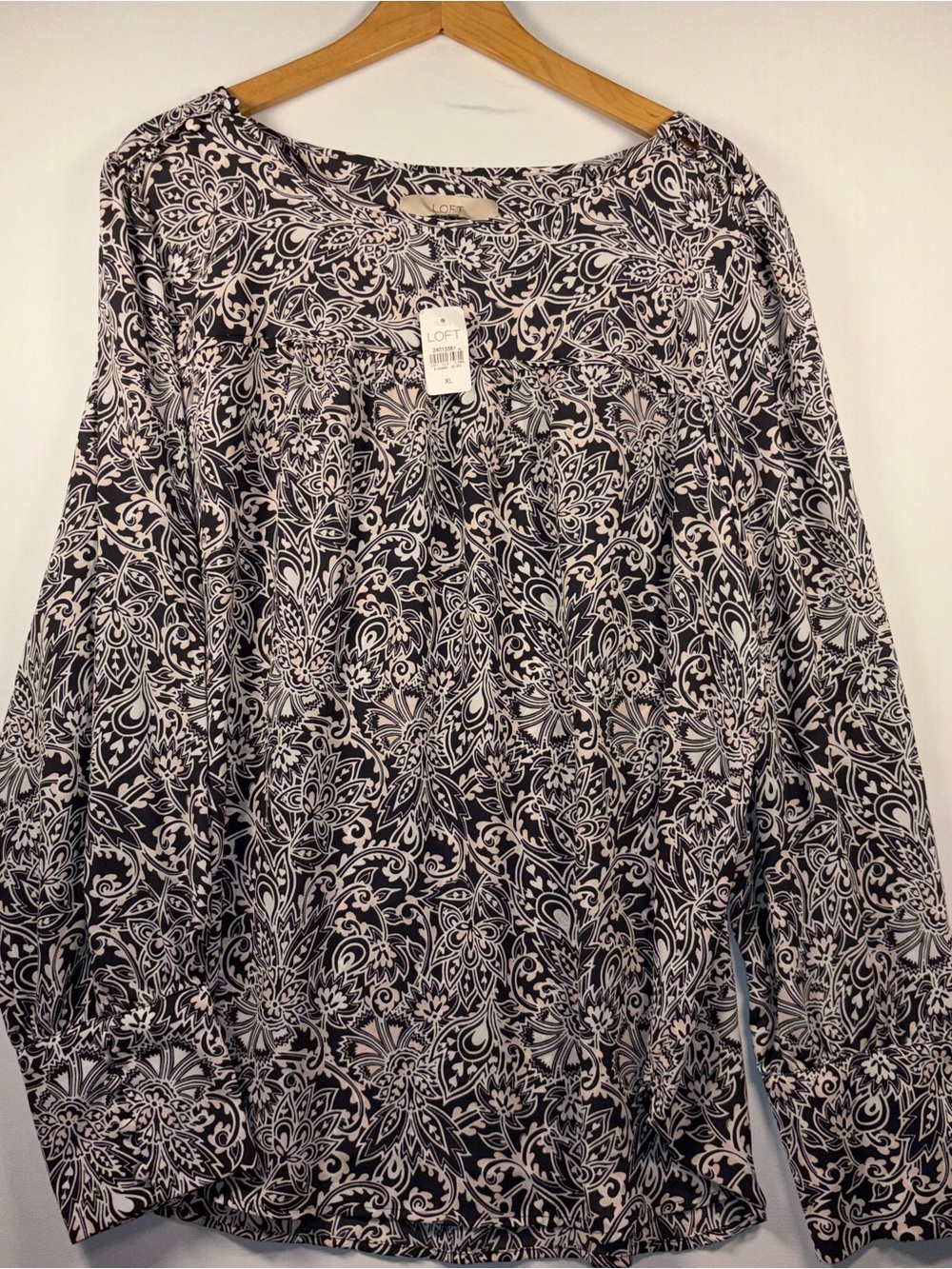 LOFT Navy White & Blush Floral Paisley Long Sleeve Blouse Button Cuff SZ XL NEW